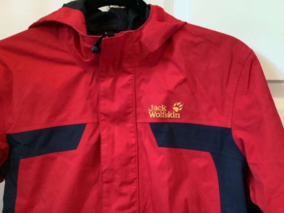 Regenjacke „Jack Wolfskin „ in Veitshöchheim