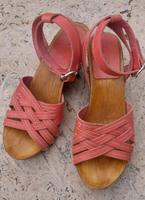 Zauberhafte ESPRIT Pumps*Holz & Leder*Sandaletten Gr. 37 Dresden - Klotzsche Vorschau