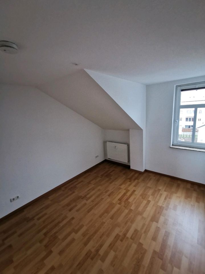 2-Raum-Wohnung SÜD Balkon Aufzug Hausmeister Altbau saniert in Gera