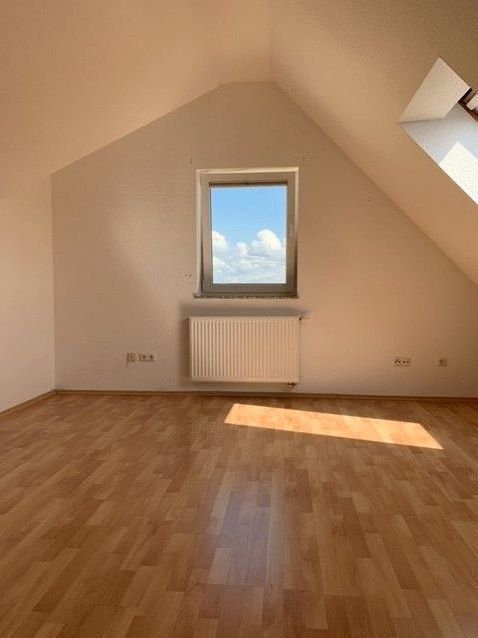 Große 4-Zimmer Maisonettewohnung in schöner Wohnanlage zu vermieten! in Bad Neustadt a.d. Saale