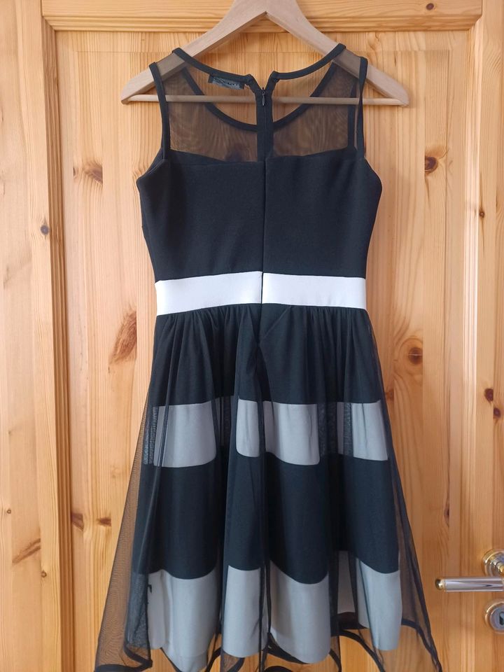 Cocktail Kleid Gr 36, schwarz/weiss mit Tüllrock, 1x getragen!!!! in Burghaslach