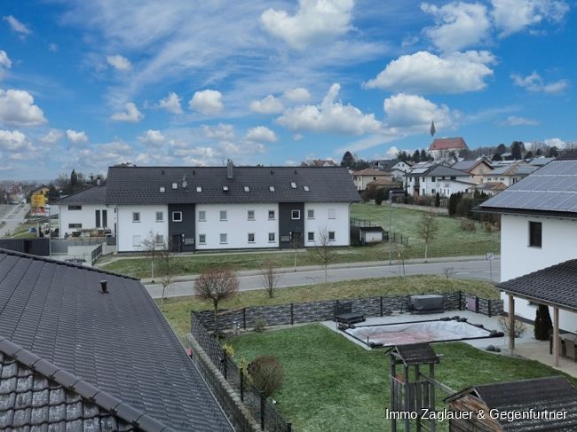 Wohnen, wo Hengersberg am Schönsten ist - 98 m² große Dachwohnung mit Pkw-Stellplatz ***** in Hengersberg