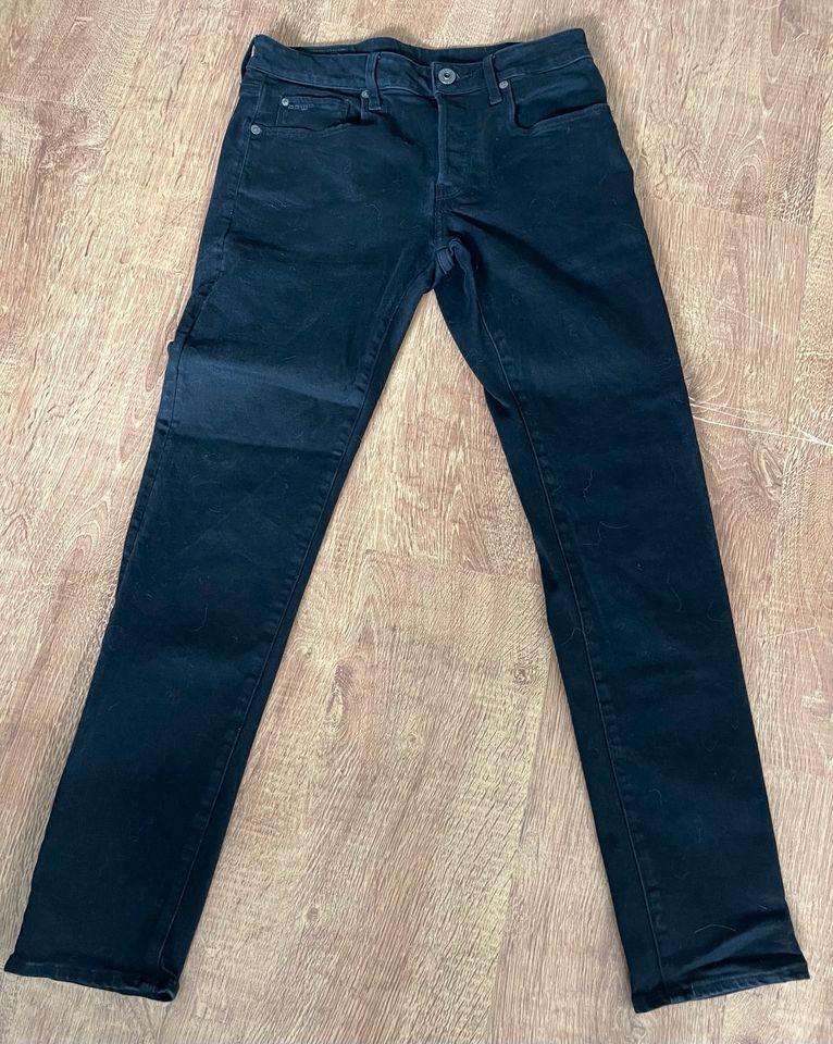 Tiefschwarze Jeans für Herren Größe 30/32 G RAW slim in Grevenbroich