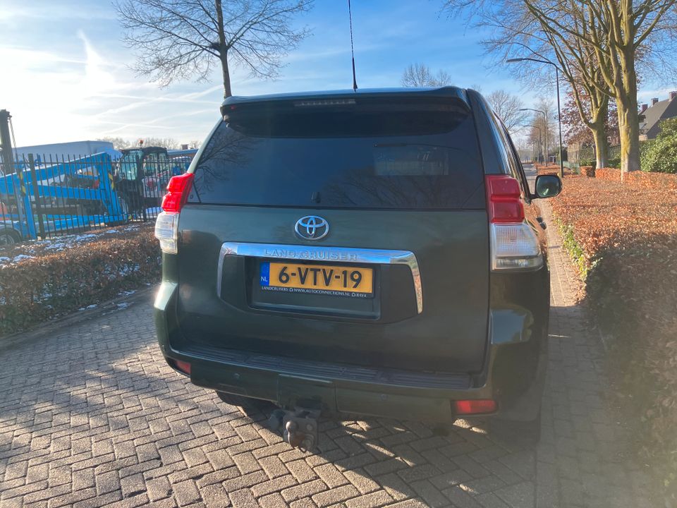 2x toyota landcruiser 150 3.0D4D (18750,- netto) in Straelen