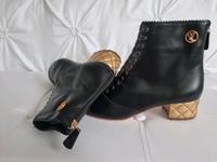 Chanel 2015 Gold Heels Boots Stiefeletten Gr.37,5 Hessen - Bad Vilbel Vorschau