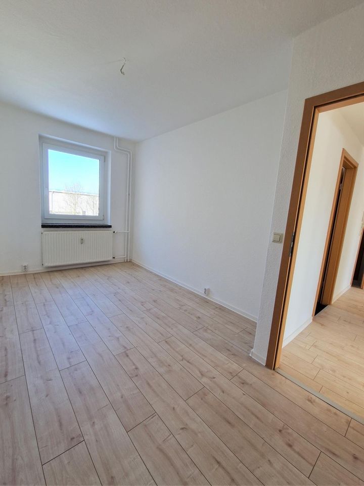 Attraktive 3-Raum-Wohnung in ruhiger Lage mit Parkplatz und Garage! in Hohenstein-Ernstthal