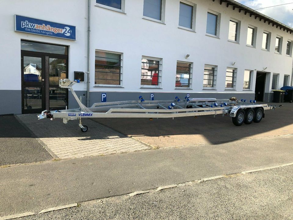 Vlemmix Bootstrailer Bootsanhänger 3Achs für Boote bis 11m 3500kg in Monzingen