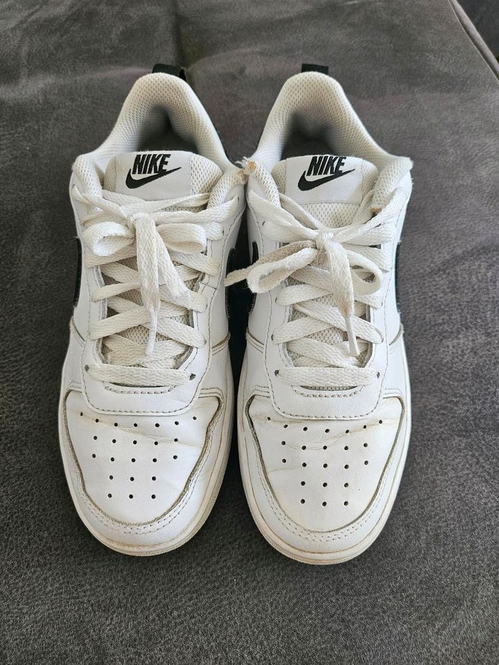 Nike Schuhe Größe 37, 5 in Witten