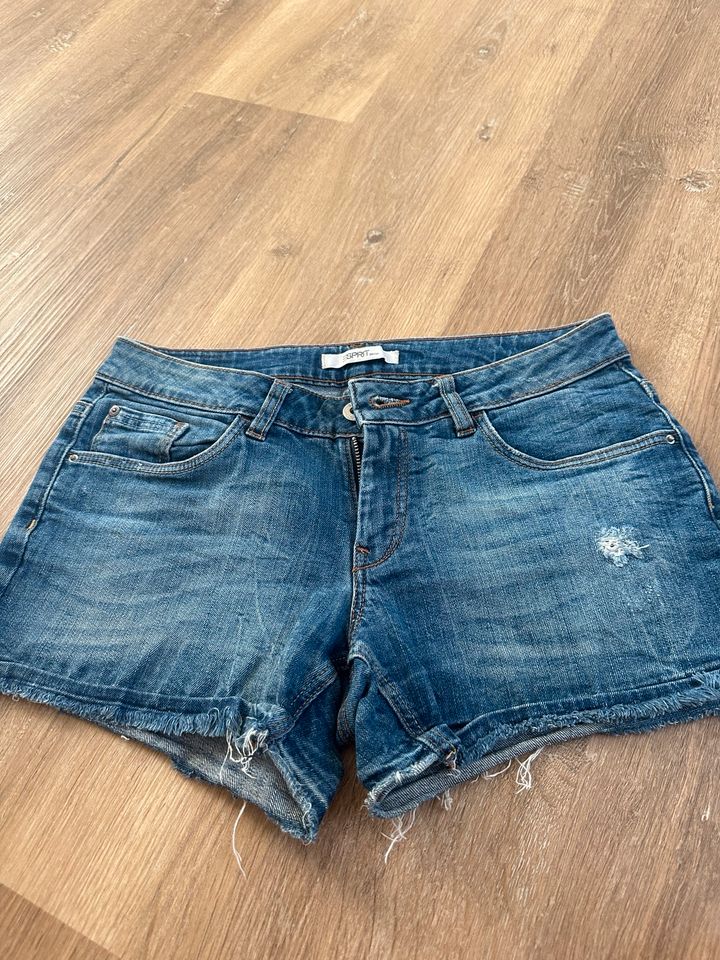 Esprit Shorts blau Jeans 27 36 s Neuwertig in Braderup