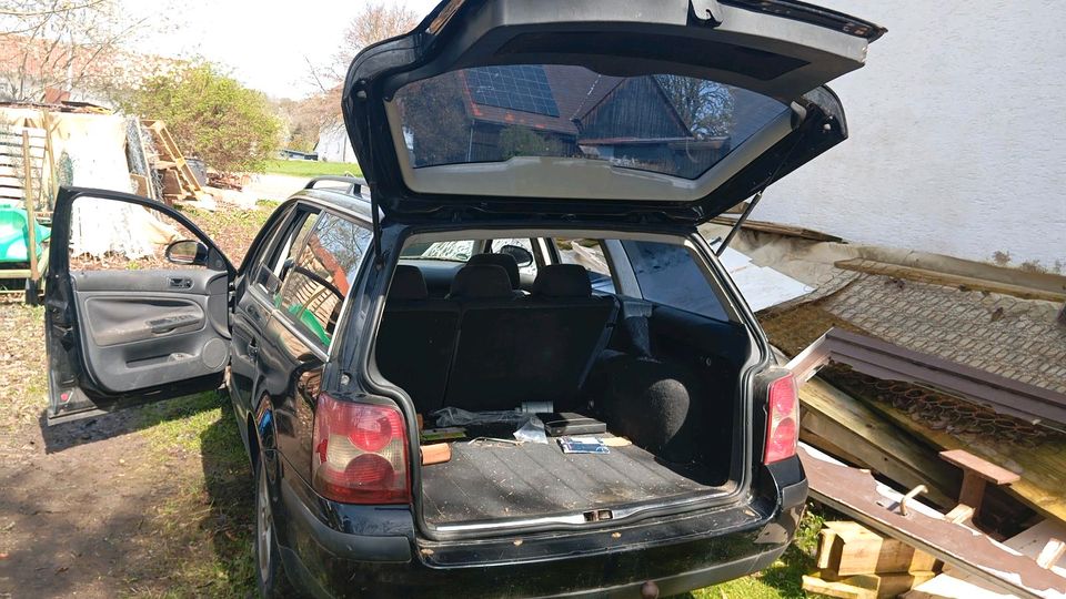 VW Passat zum Herrichten oder Ersatzteile in Ortenburg