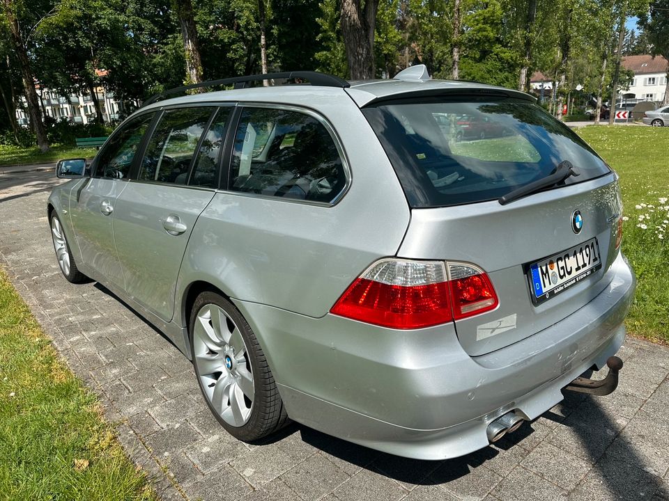 BMW 525D Kombi Start/Stop Xenon Automatik in München
