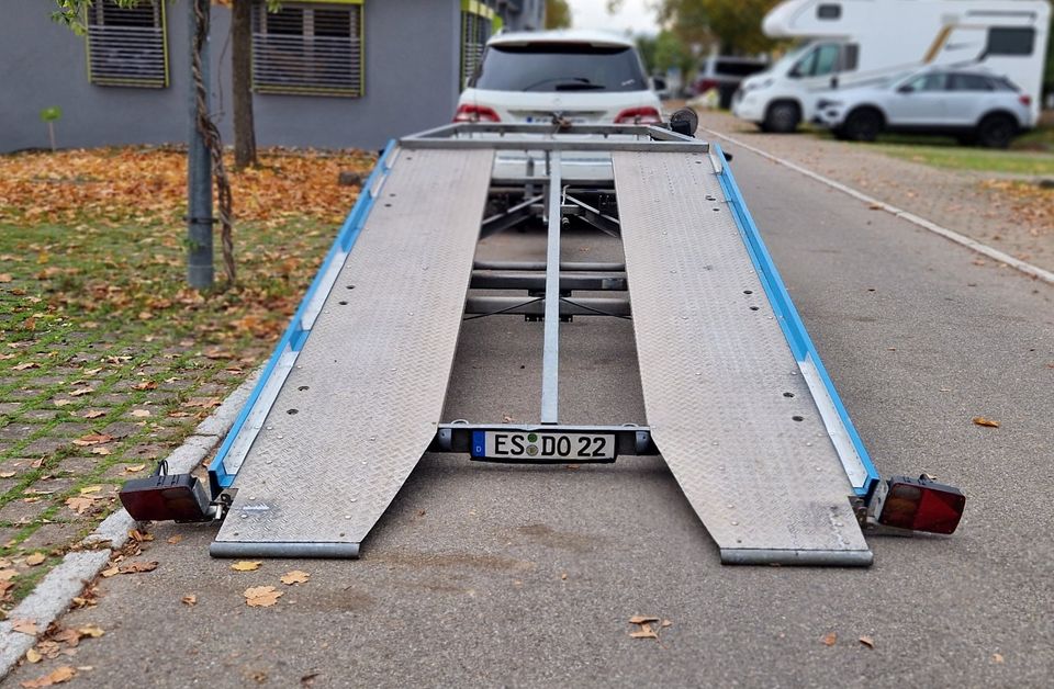 Autotransporter - Trailer zu mieten 3000 kg 100km/h. Vermietung in Filderstadt