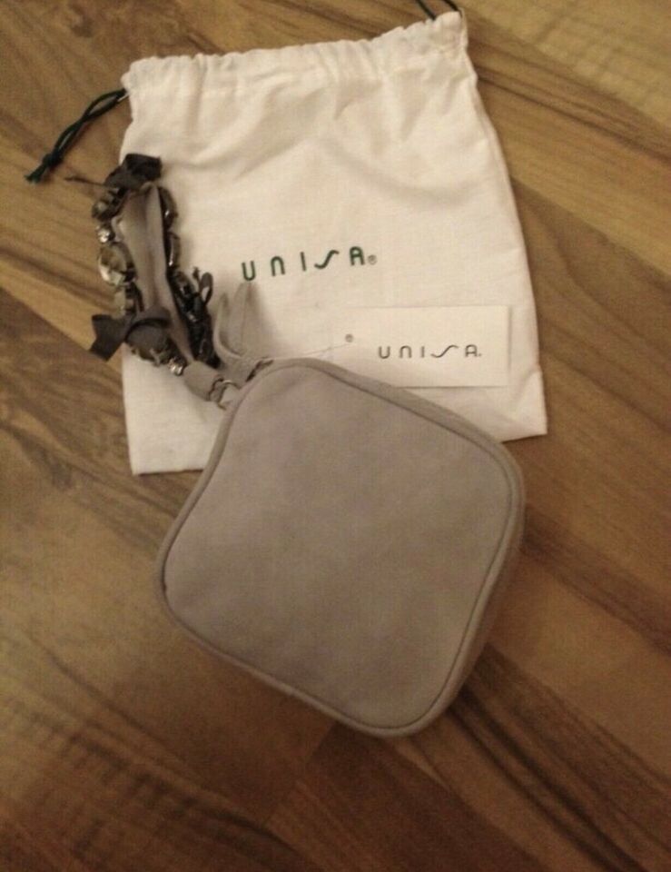 UNISA klein TASCHE grau CLUTCH SCHMUCKSCHLAUFE Impression NEU 89€ in Koblenz