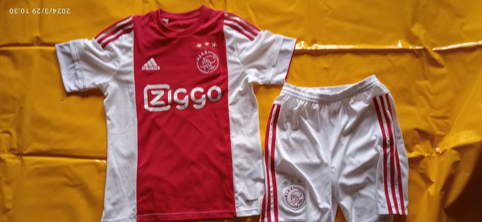 Fußballtrikot Ajax Amsterdam, Gr.164 und Hose Gr. 152 in Osnabrück