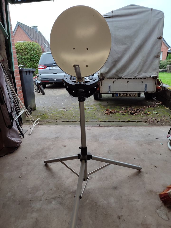 SAT Antenne mit Stativ in Todenbüttel