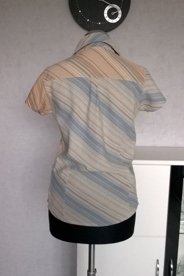 Bluse Hemd Oberteil Shirt Top camel hellblau gestreift Gr. S Only in Berlin