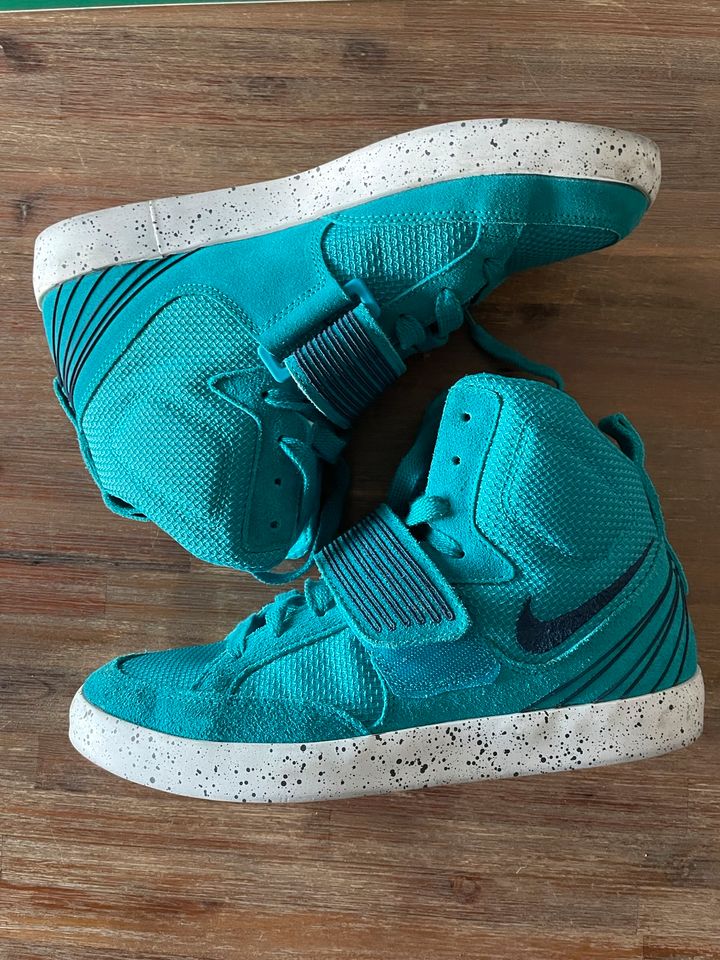 Nike NSW Skystepper Größe 42,5 (US 9, 27 cm) Tropical Teal in Berlin -  Lichtenberg | eBay Kleinanzeigen ist jetzt Kleinanzeigen