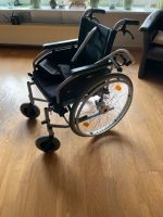 Rollstuhl vonB&B mit zwei Ersatz Fußrasten Niedersachsen - Lengede Vorschau
