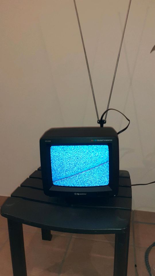 Roadstar CTV-1010 XKLT Farb TV, tragbaren Fernseher in Extertal