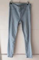 H&M Jeans hellblau skinny regular waist Gr. 28 Nordrhein-Westfalen - Brakel Vorschau