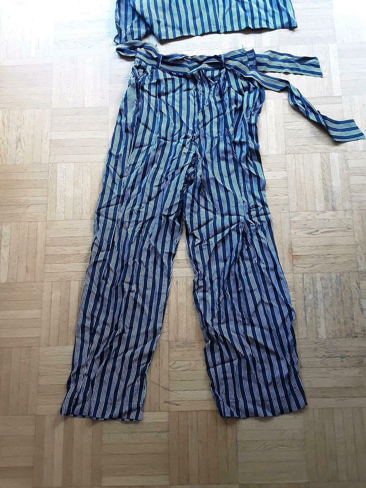 Damen Oberteil und Hose, blau mit weißen Streifen, Gr. 38,vintage in Radevormwald