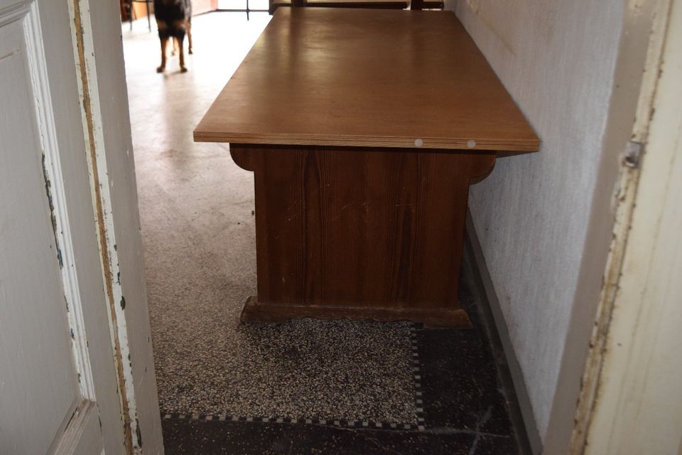 Schreibtisch alt mit 3 Schubladen ohne Platte oder mit.... in Luckau (Wendland)