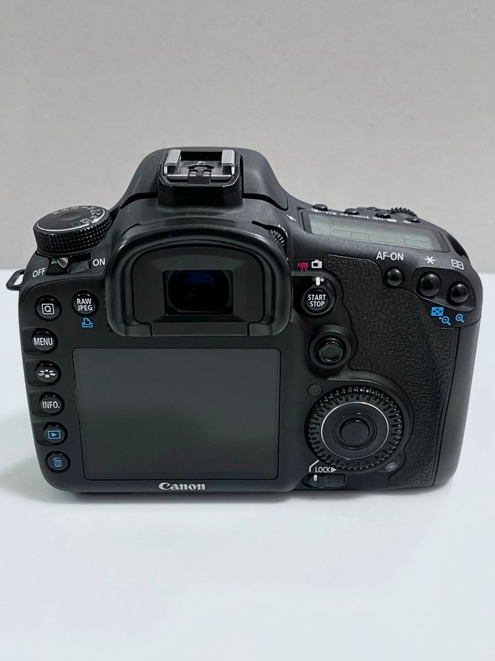 Digitalkamera Canon EOS 7D 18.0 MP / FULL HD MOVIE - Schwarz in Herne