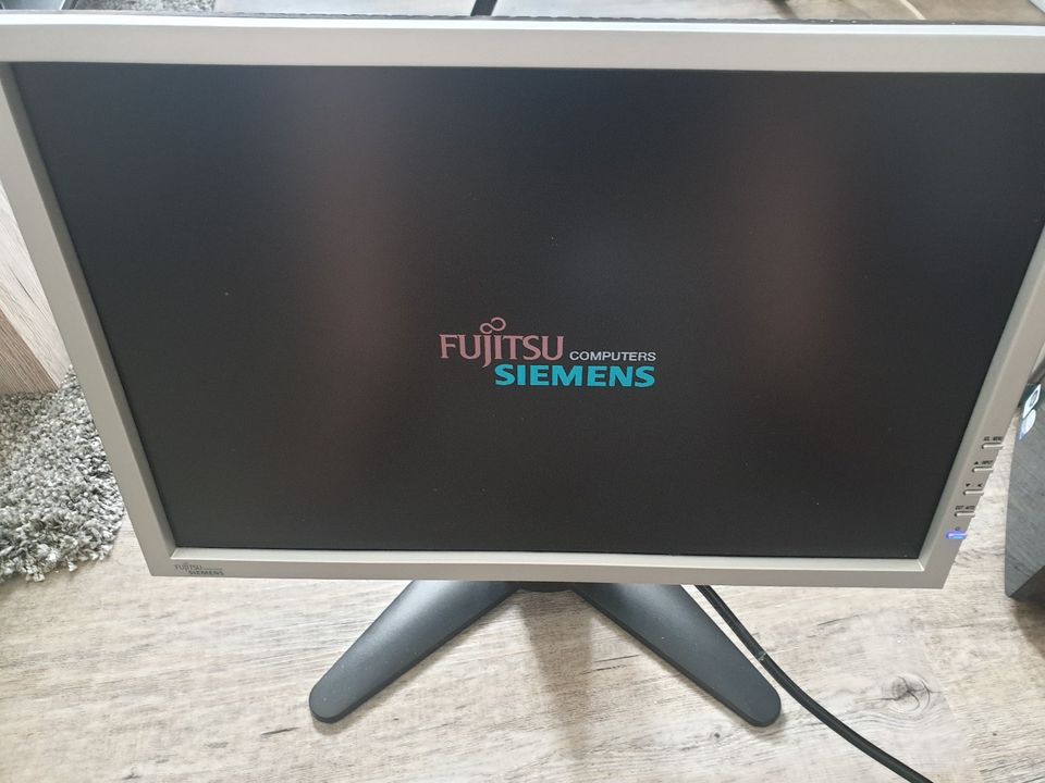 LCD Monitor Fujitsu Siemens 19 Zoll Widescreen in Kiel
