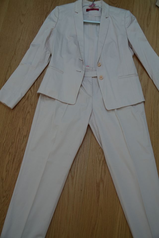 Hugo Boss Anzug Blazer 38 Hose 40 wie NEU in Ismaning