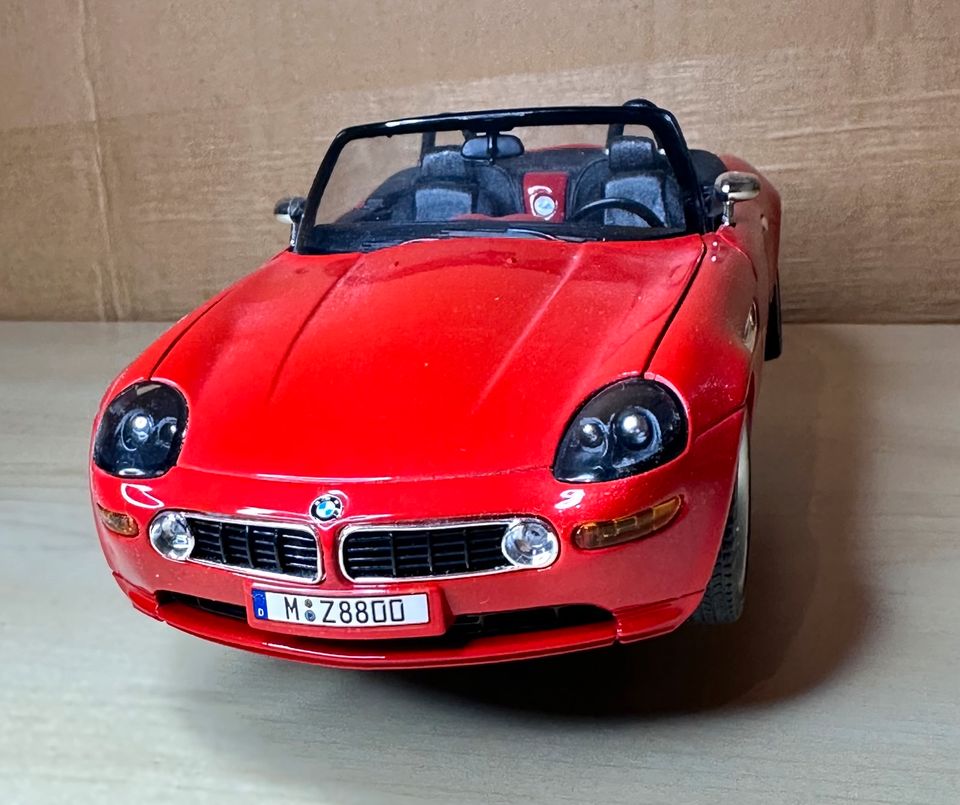 Modellauto BMW Z8 - rot in Rosenfeld