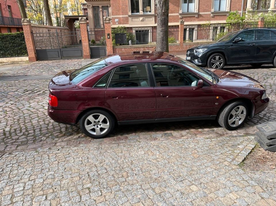 Audi A4 automatik in Berlin