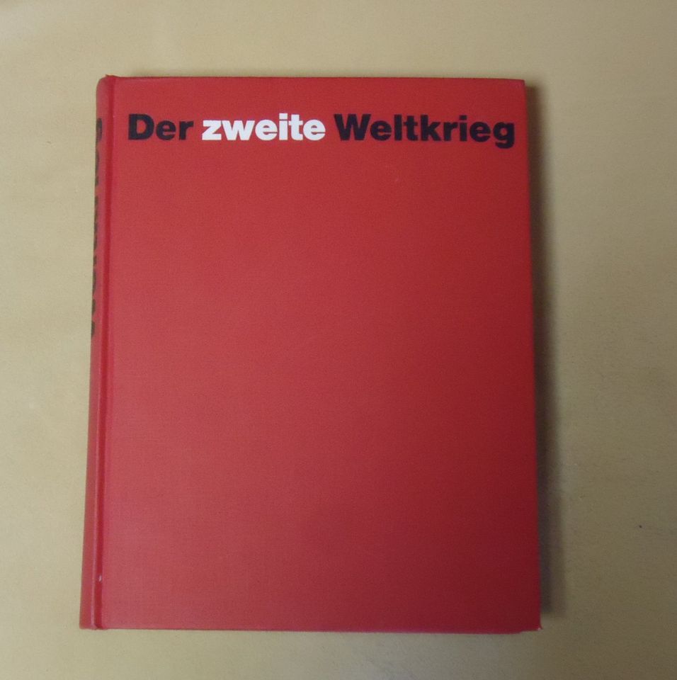 Buch über den 2. Weltkrieg, WarenGut, E6044 GF in Hamburg