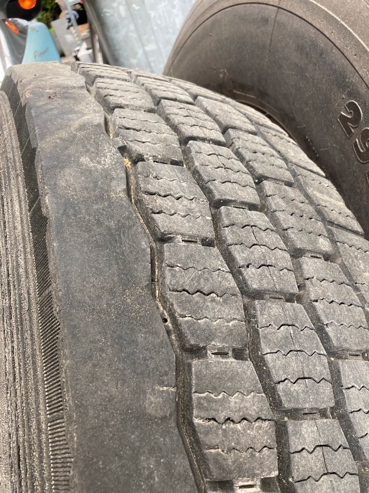 Michelin X Multi 295 80 R 22,5 mit Felge 8,25x22,5 10 Loch in Karlsruhe