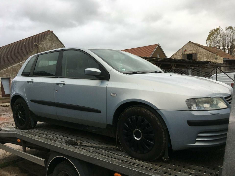 Schlachtfest FIAT Stilo 1.6 76kW/103PS in Bad Frankenhausen/Kyffhäuser