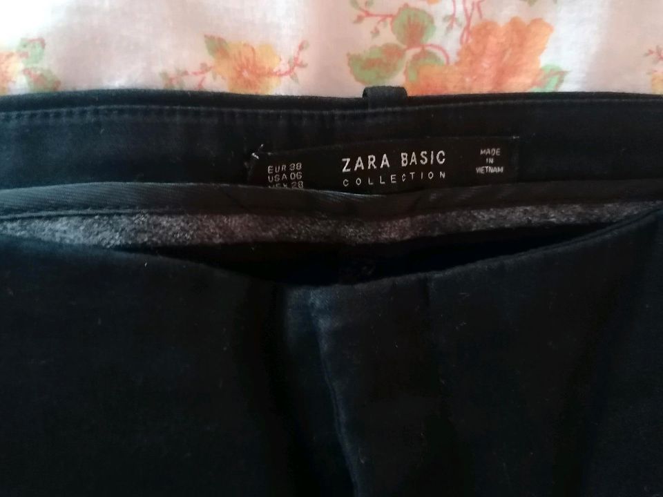 Schwarze festliche feine Hose von Zara Gr. 38 in Kiel