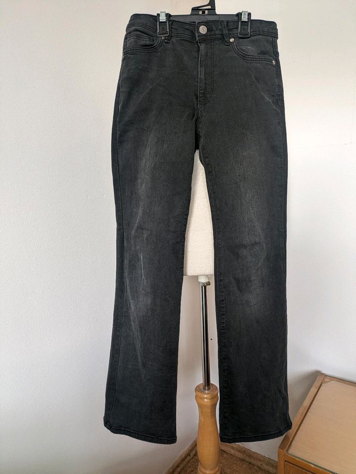 Jeans stretch Only Gr M Länge geschätzt auf 30 in Darmstadt