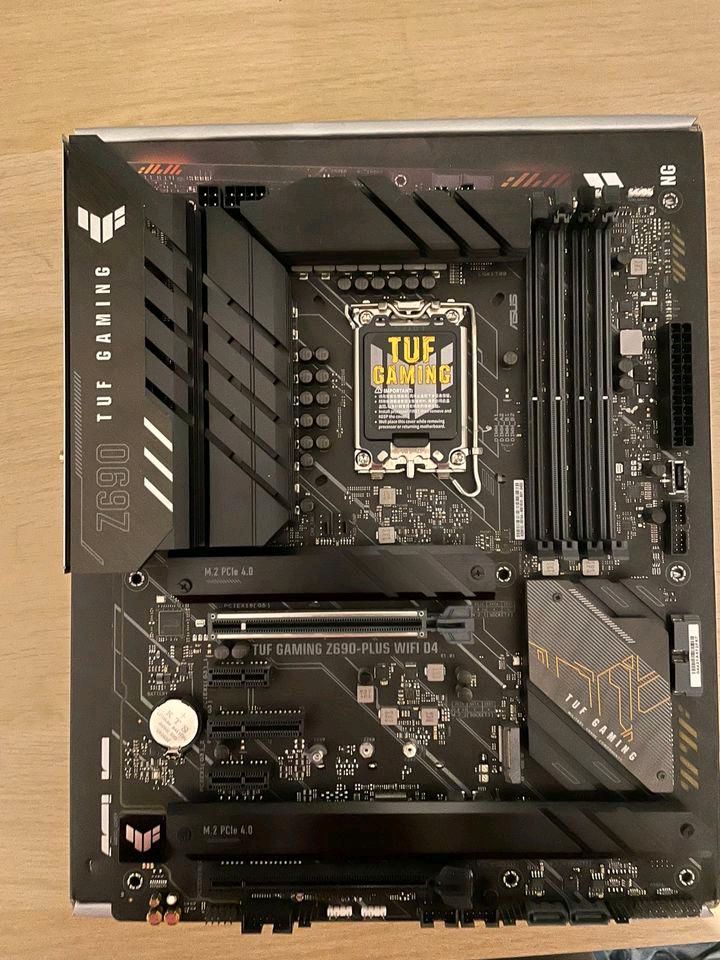 Asus TUF GAMING Z690-PLUS WIFI D4 in Bremerhaven