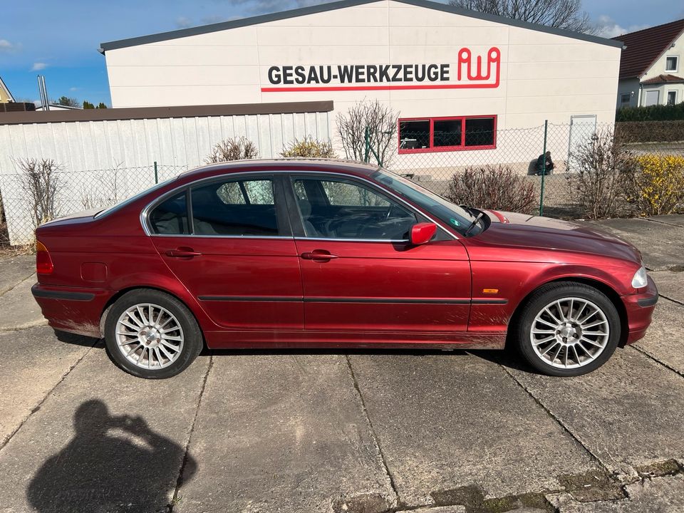 BMW 320i Baujahr 1998 in Glauchau