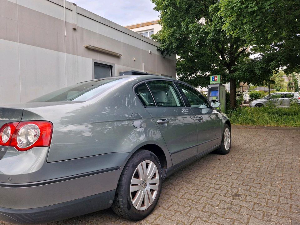 VW Passat 2.0 FSI in Offenbach