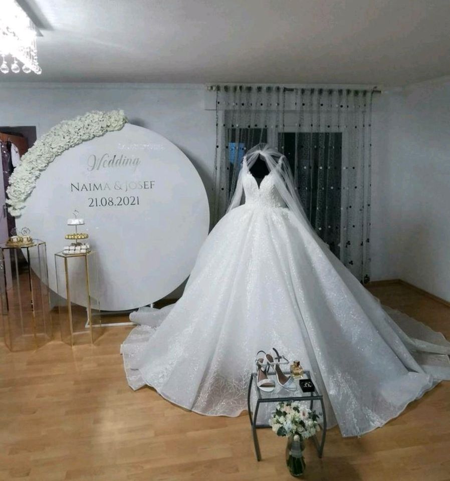 Hochzeitskleid Brautkleid in Altbach