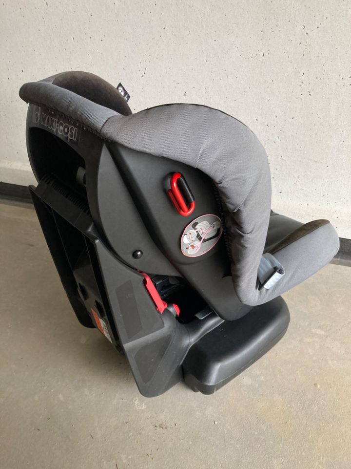 Maxi Cosi 9-18kg universal in Unterpleichfeld