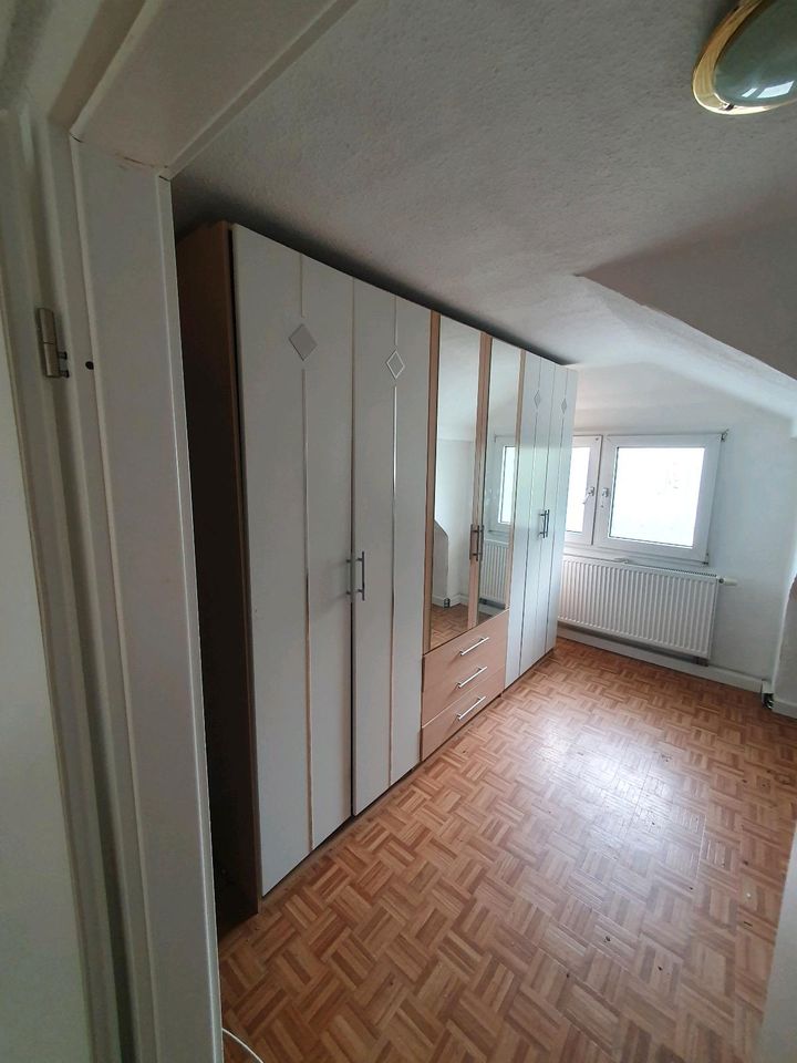 Kleiderschrank Schrank Schlafzimmer Spiegelschrank in Ratingen