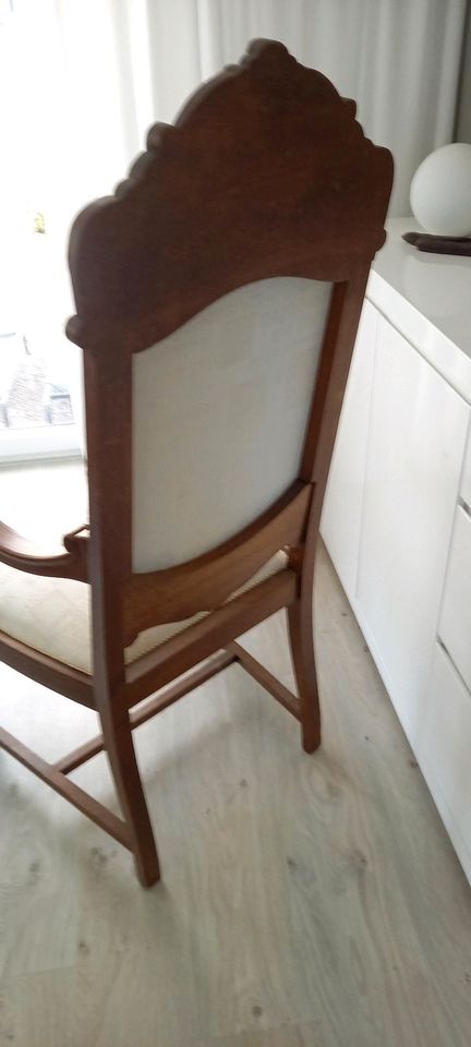 ++  ein zeitloser alter Stuhl / Thron  ++ in Detmold