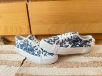 Sneaker / Schuhe Größe 39 Sachsen-Anhalt - Magdeburg Vorschau