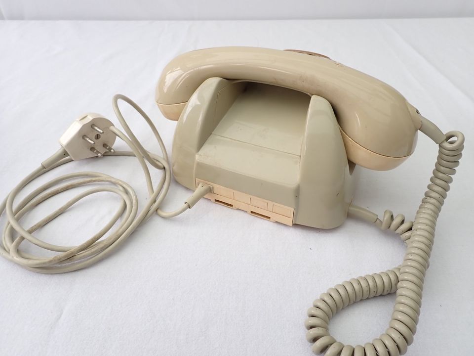 altes Telefon mit Wählscheibe PTT Type T65 Niederlande grau-beige in Geldern