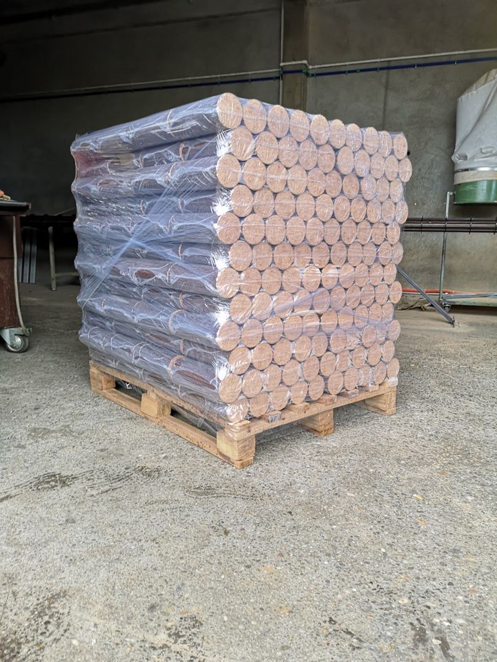 Buchen Holzbriketts ohne Loch, 960Kg - 1 Palette in Freising