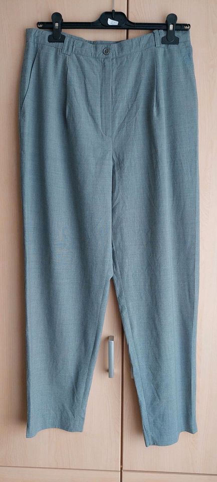 graue Damen Hose Stoffhose Businesshose Gr. 42 in Liebenwalde