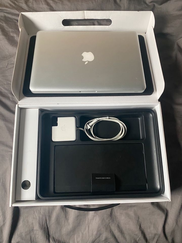 MacBook Pro“13 2009 SSD 8GB RAM OVP in Hannover