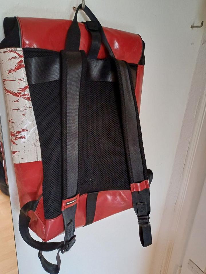 Freitag Rolltop Rucksack Tasche F155 CLAPTON Backpack rot weiß in Darmstadt