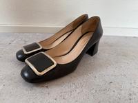 Prada Pumps, schwarz Gr. 38 1/2 Kr. München - Taufkirchen Vorschau